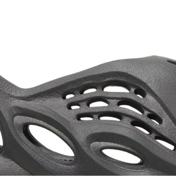 NWT adidas Yeezy Foam Runner ‘Onyx’ HP8739 Cavalodesigns store Size 5 - Picture 4 of 8